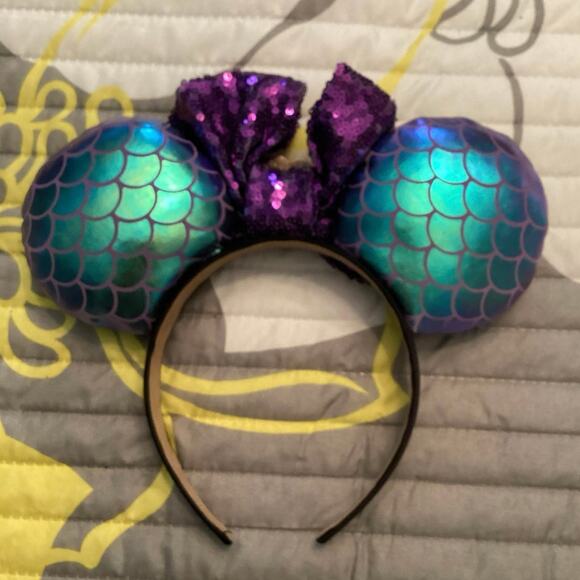 NWT Handmade Little Mermaid Princess Ariel Iridescent Sequin Shell Headband Ears